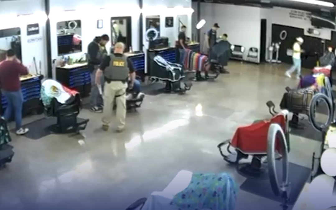 Queda grabado presunto operativo de agentes federales de inmigración en barberia de Odessa