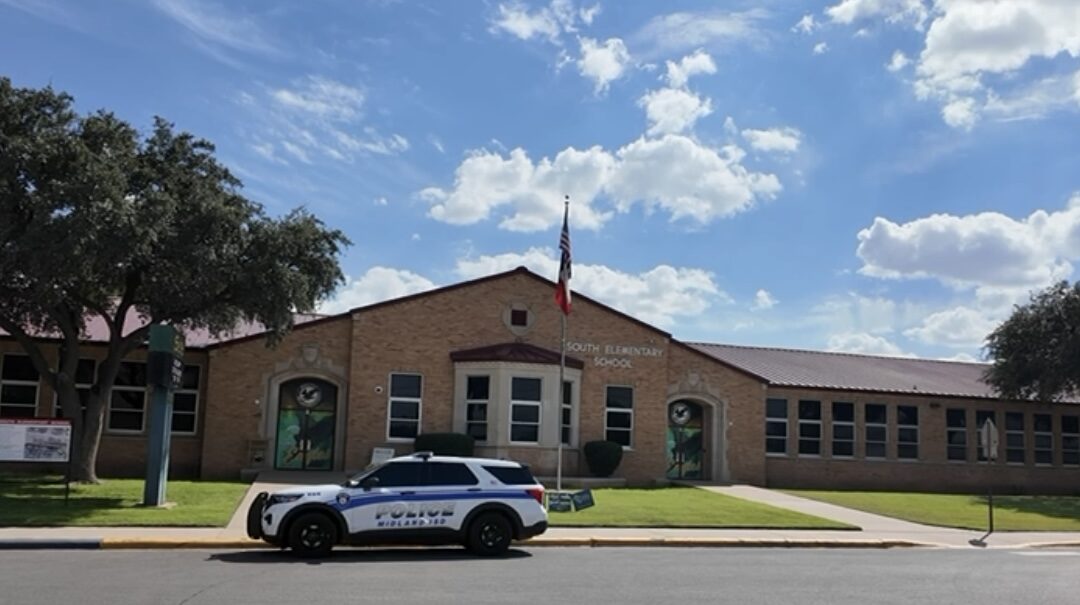 Padres de South Elementary Toman Acción Legal