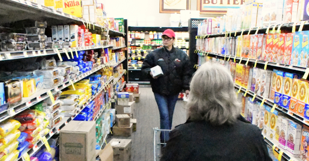 Indigencia en Albuquerque: Adulto Mayor Encuentra Vivienda Permanente Tras Ocho Años Gracias a Campaña Comunitaria