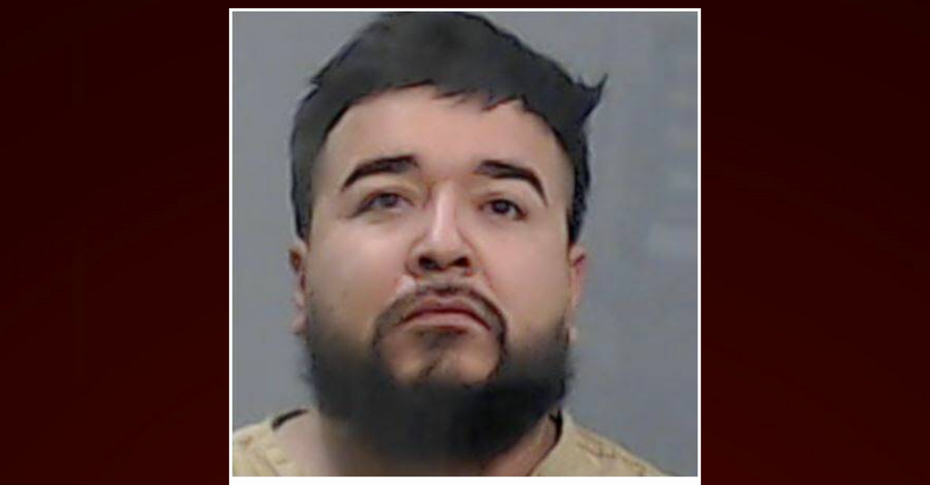 Detienen en Odessa a hombre acusado de golpear y agredir con un arma a su novia