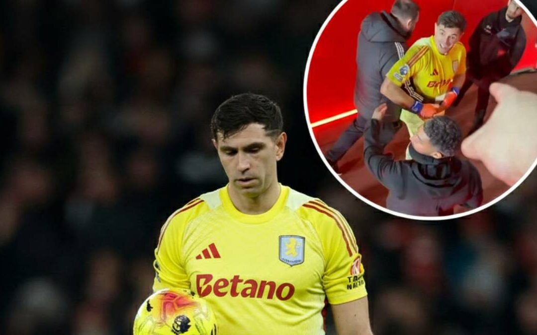 Dibu Martínez protagoniza un altercado con aficionados del Arsenal | VIDEO