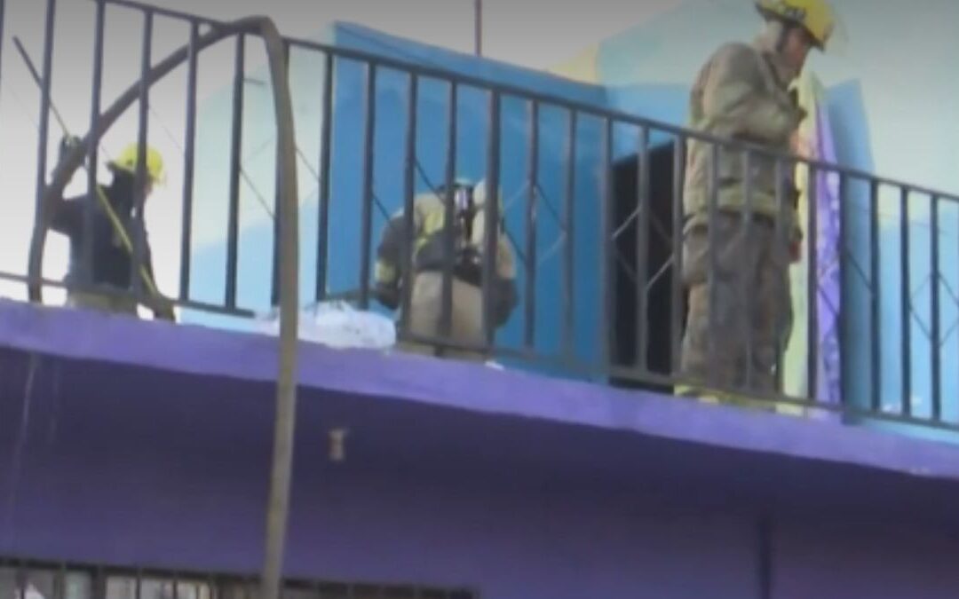 Incendio en Torreón: Cuerpos de Emergencia Rescatan a Adulta Mayor de su Residencia