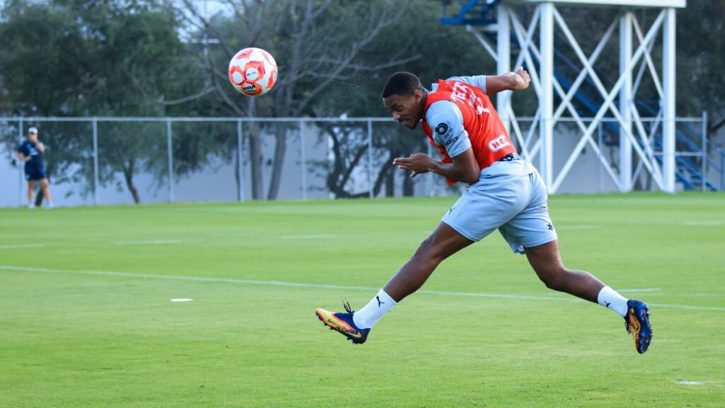 Anthony Martial NO participó en el entrenamiento de Rayados: ¡Descubre la razón!
