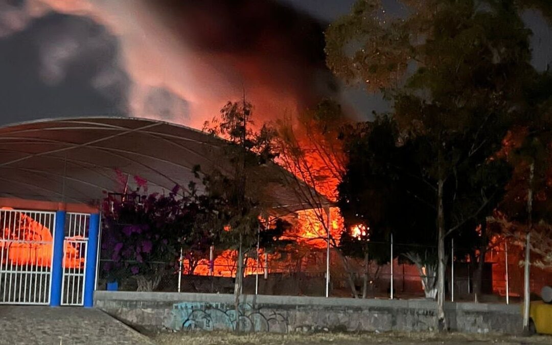 Incendio en Guanajuato: Aula Totalmente Destruida en SABES de Sauceda