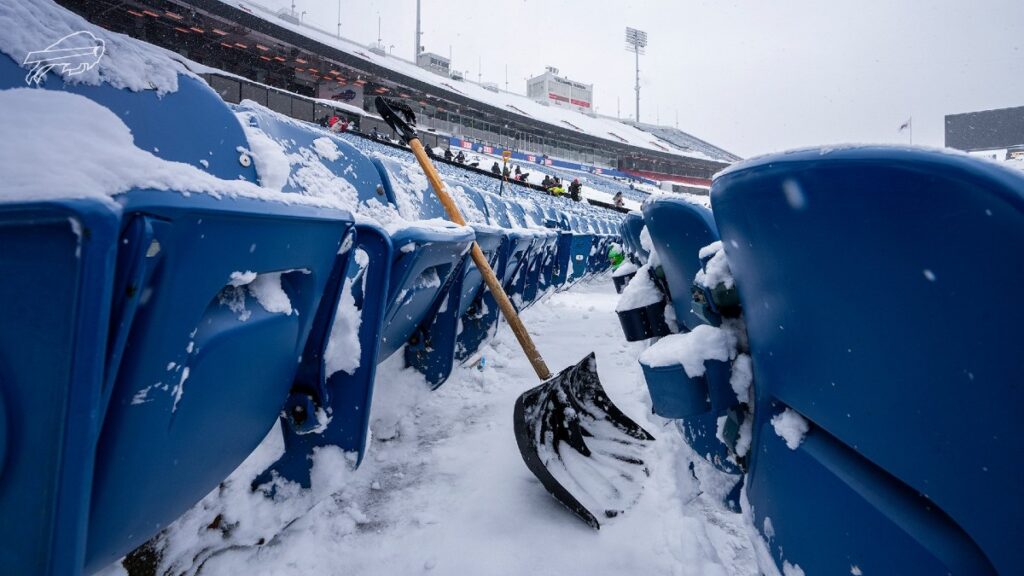 Beneficios para Aficionados: Los Bills Invitan a Limpiar la Nieve del Highmark Stadium
