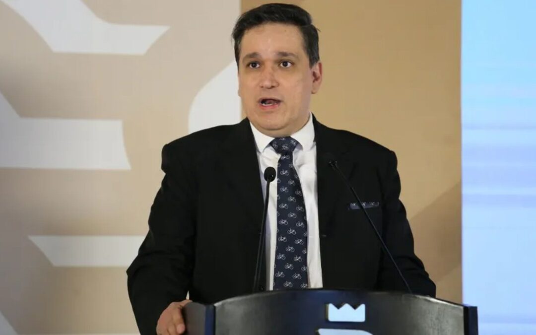 Carlos Garza Renuncia a la Tesorería de Nuevo León; Ulises Carlín Asumirá el Cargo Este Viernes