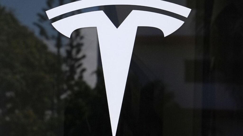 Tesla pierde liderazgo en el mercado de vehículos eléctricos tras una caída de ventas en 2025
