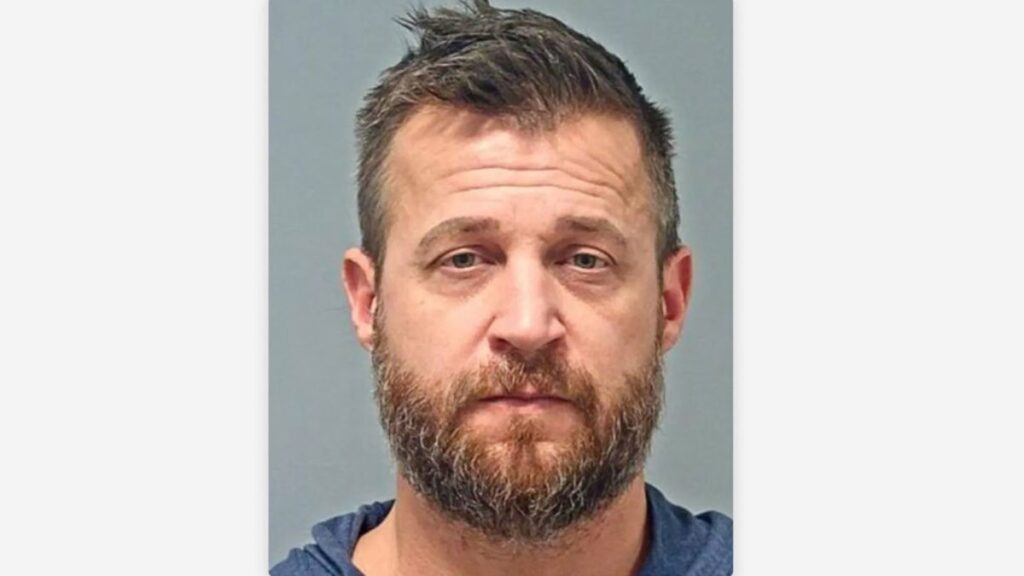 Exestrella de un Reality Show Arrestada por Abuso de Menores y Maltrato Animal