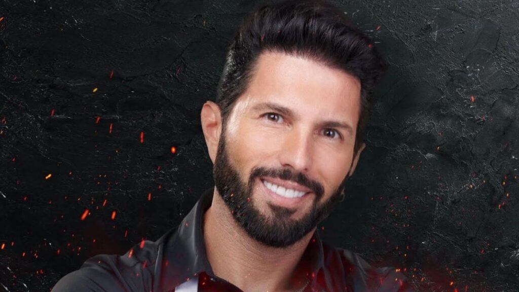 Poncho de Nigris relata su aterrizaje de emergencia y momentos de terror en su avión privado