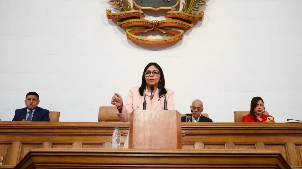Delcy Rodríguez: La Abogada de Chávez y Sucesora Potencial de Maduro Tras Captura en Venezuela