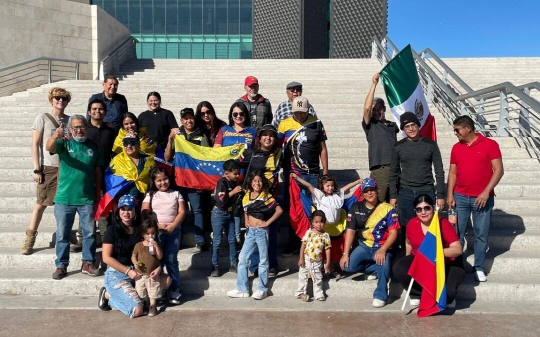 Celebración de Venezolanos en la Plaza Mayor de Torreón por la Captura de Nicolás Maduro
