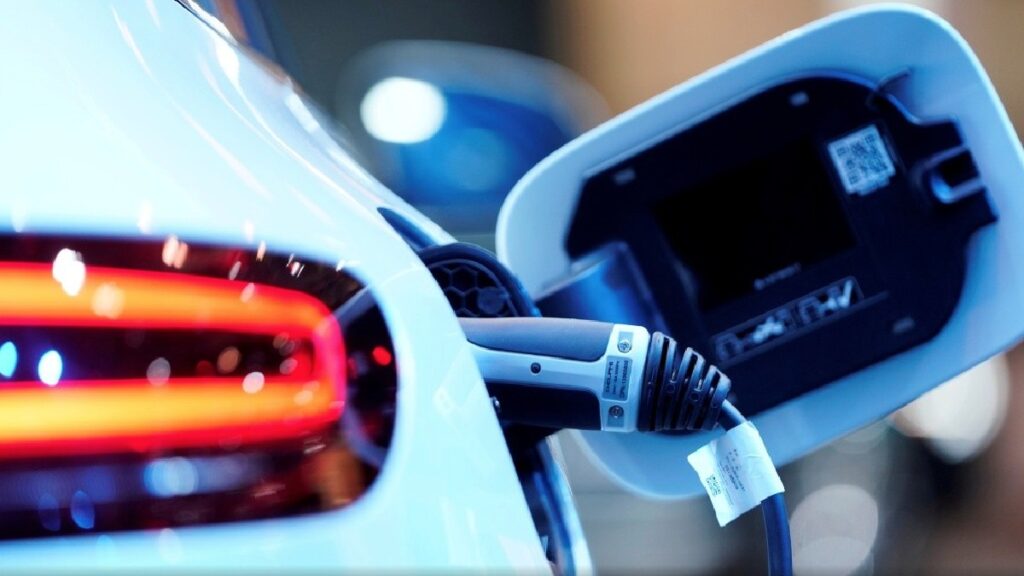 Trágico Accidente: Niño de 5 Años Muere al Ser Arroyo por Automóvil Eléctrico en Midland