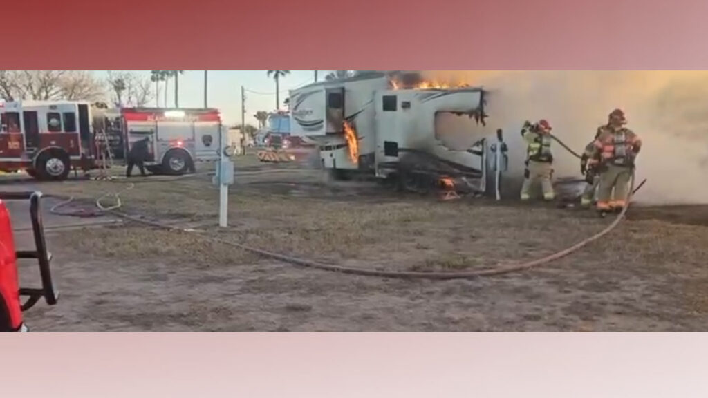 Incendio en Casa Rodante en Alamo: Bomberos Rescatan a dos Personas sin Heridos