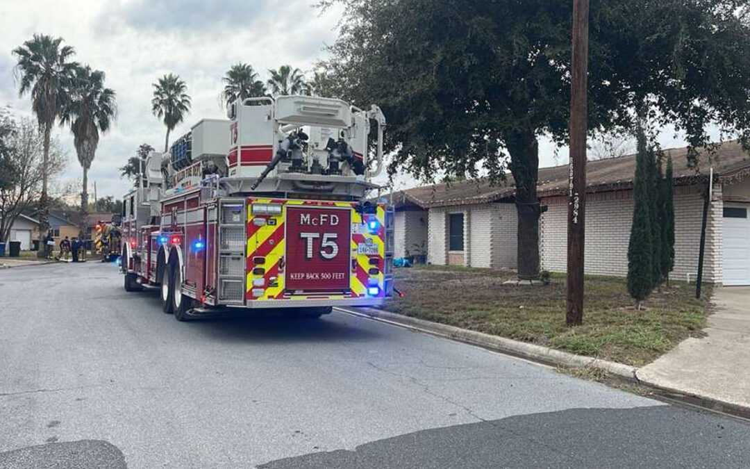 Incendio en McAllen: Casa en Llamas en la Calle Iris Sin Lesionados