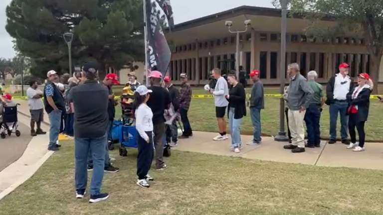 Donald Trump encabeza evento político durante visita a Lubbock