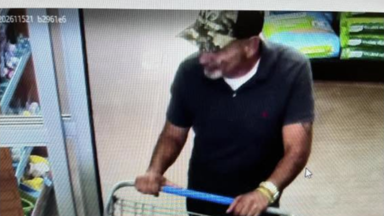 Buscan a sospechoso por robo de más de mil dólares en Walmart de Midland